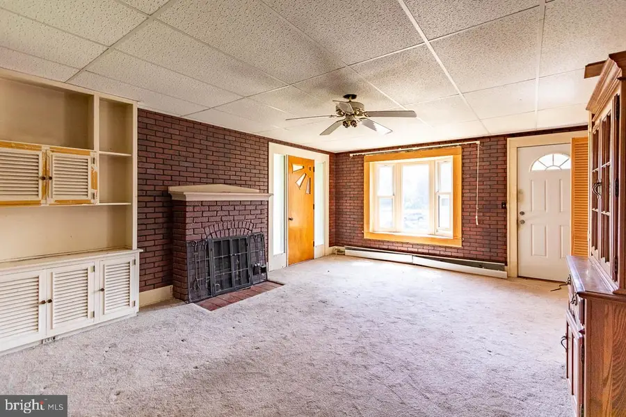 706 5th St E, Bellwood, PA 16617 - #3