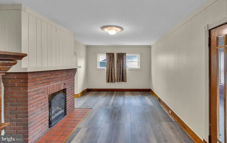 904 Broadway St, Altoona, PA 16601 - #3