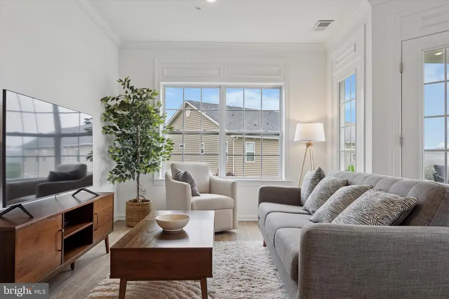 16422 River View Dr, Bristol, PA 19007 - Image #3