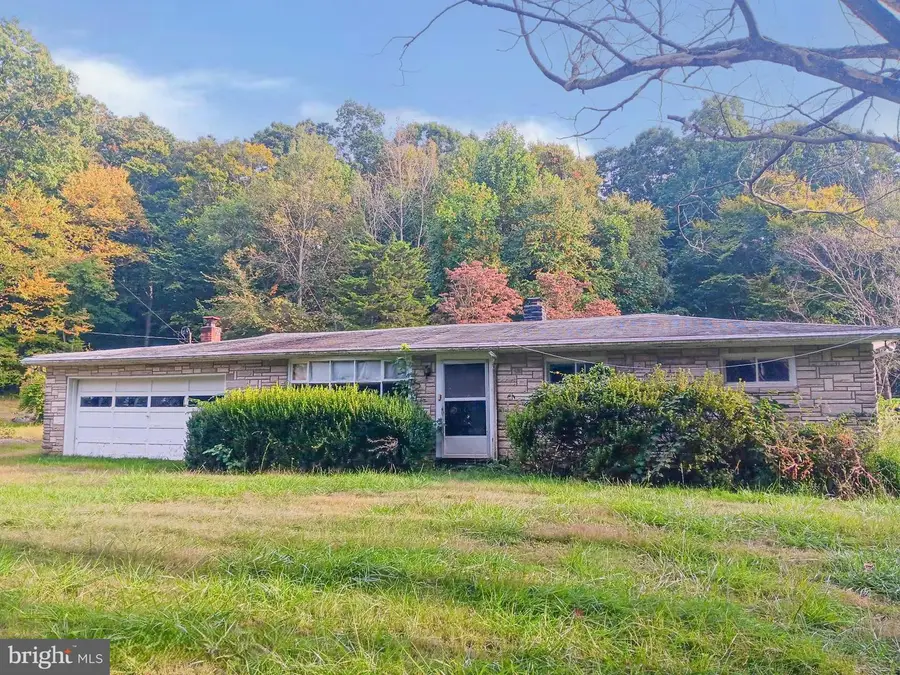 4363 Axe Handle Rd, Quakertown, PA 18951 - Image #2