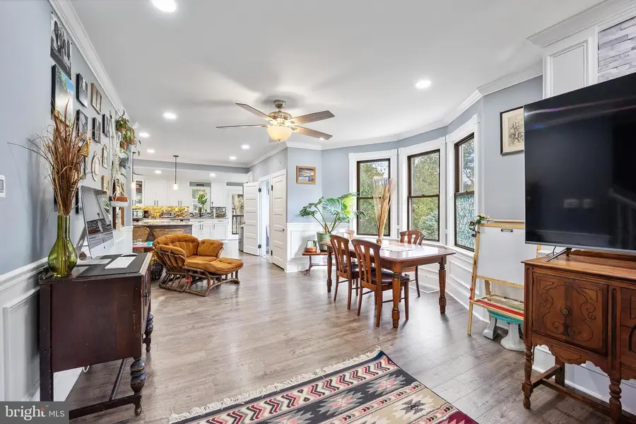 320 N Crown St, Morrisville, PA 19067 - #2