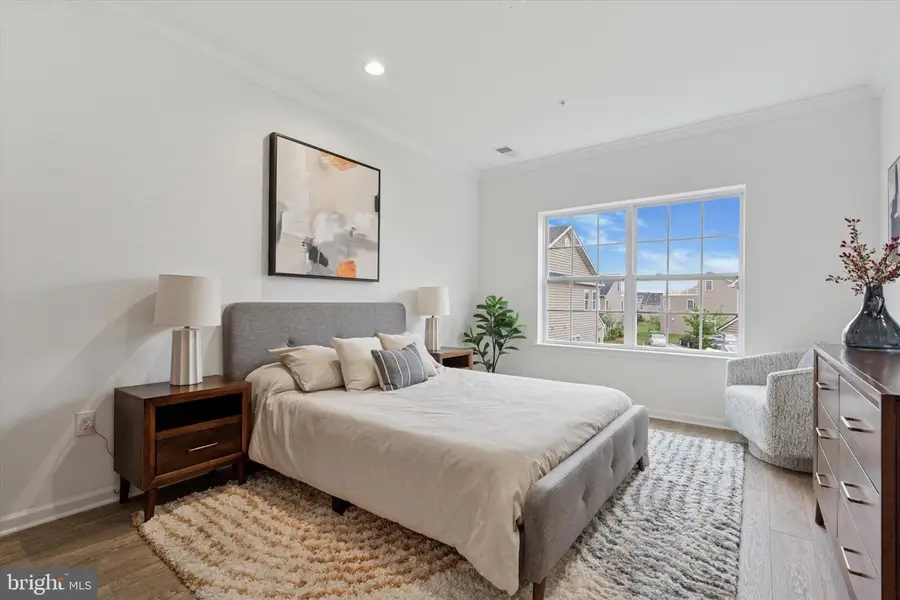 16242 River View Dr, Bristol, PA 19007 - Image #2