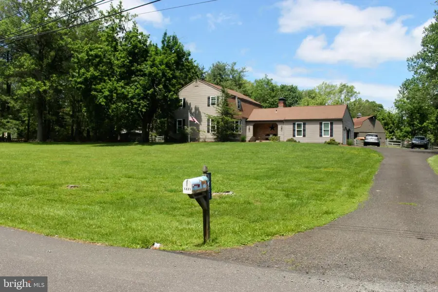 1221 Creek Rd, Furlong, PA 18925 - Image #2