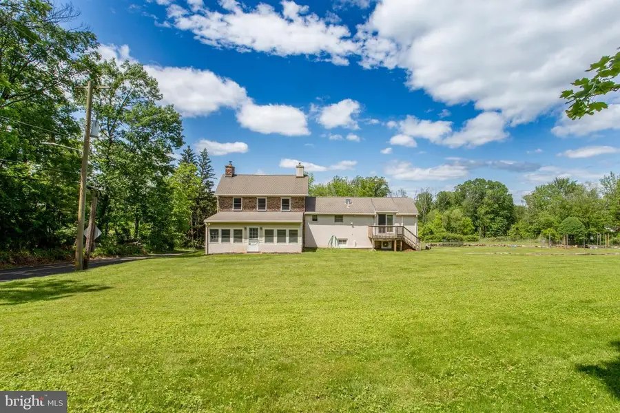 577 Sackettsford Rd, Warminster, PA 18974 - Image #2