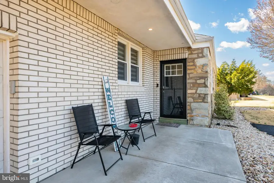 27 N Westview Ave, Feasterville Trevose, PA 19053 - Image #3