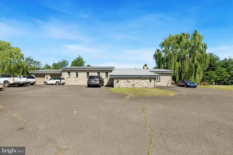 290 Hatboro Rd, Ivyland, PA 18974 - Image #2