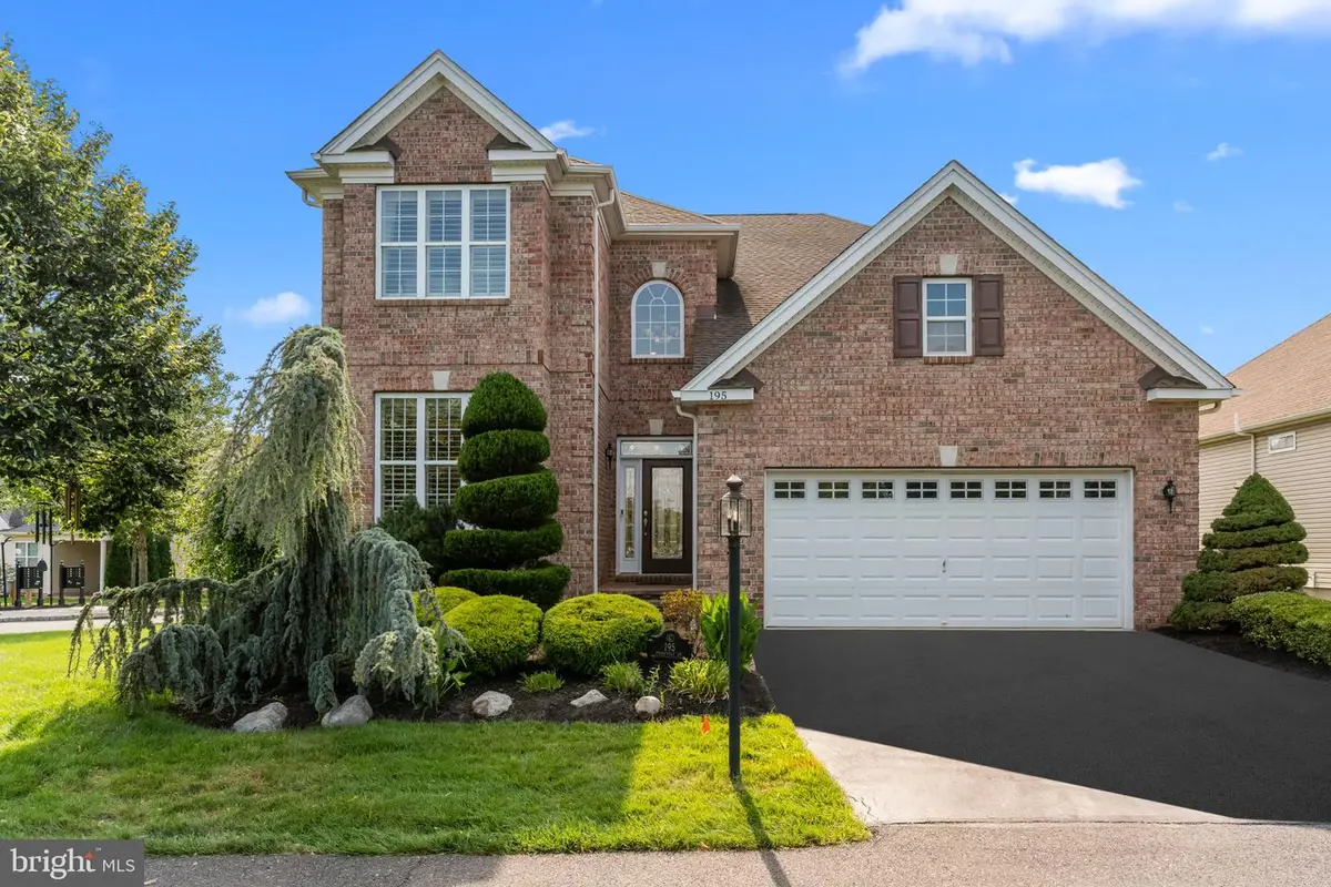 195 Roosevelt Dr, Yardley, PA 19067 - Image #1