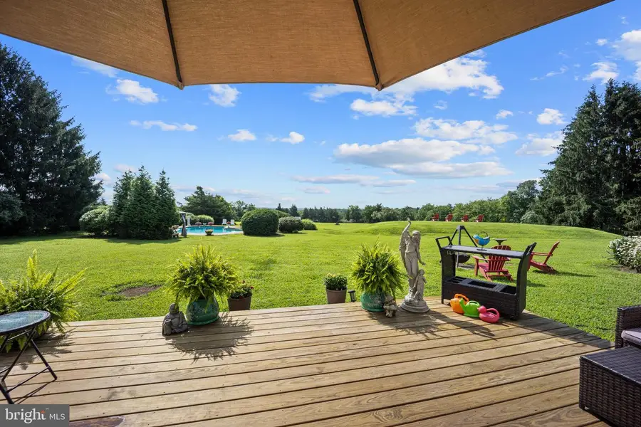 215 E Dark Hollow Rd, Pipersville, PA 18947 - Image #3