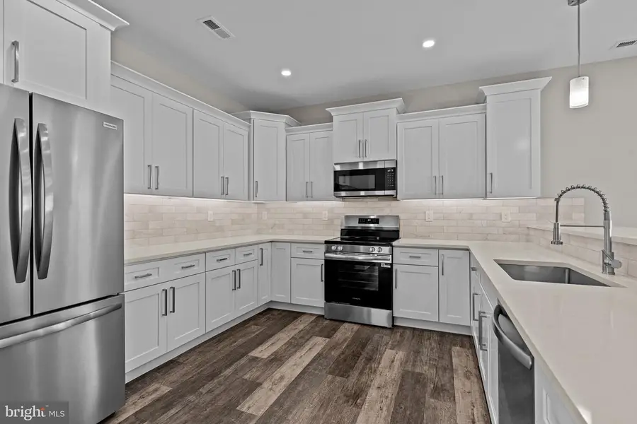 2823 Avenue E, Levittown, PA 19056 - Image #2