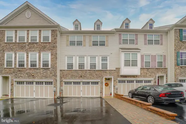 28130 Hickory Ln, LANGHORNE, PA 19047