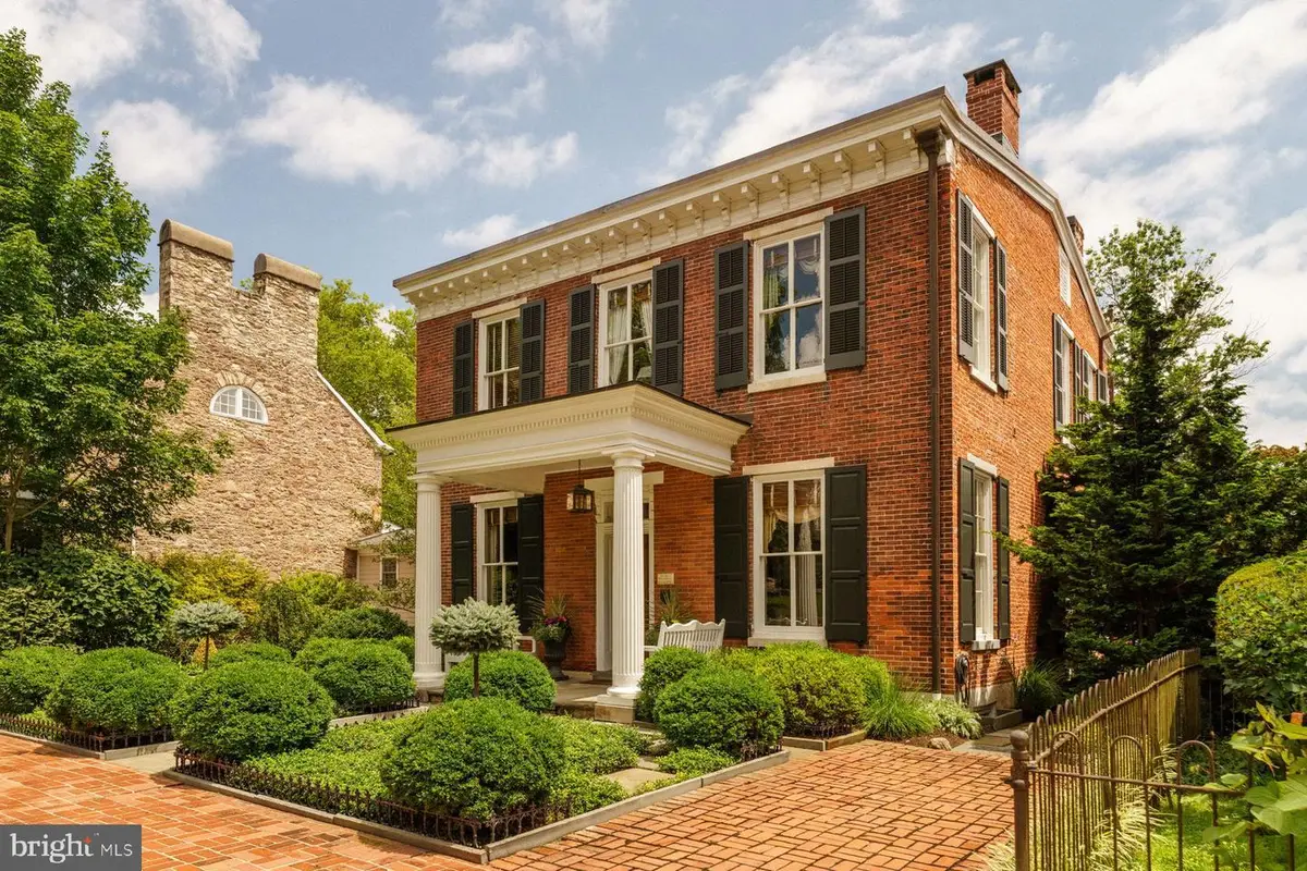 146 E Court St, Doylestown, PA 18901 - #1