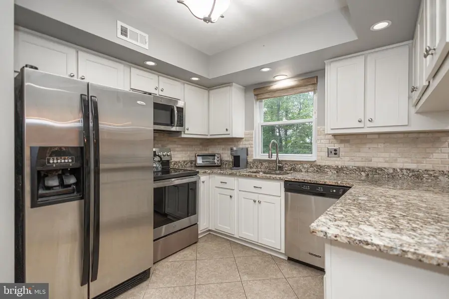 935 Edgewood Ln, Feasterville Trevose, PA 19053 - Image #2