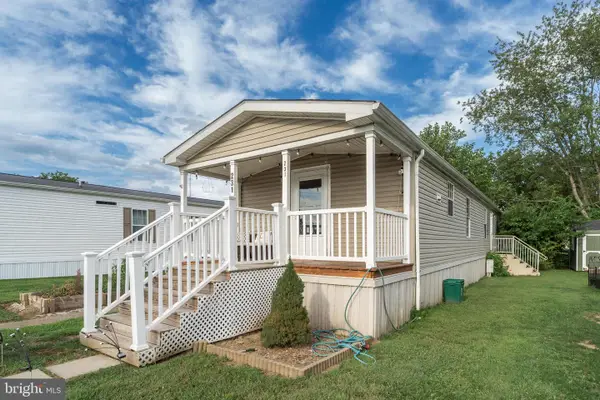 231 Johnson Dr, FAIRLESS HILLS, PA 19030