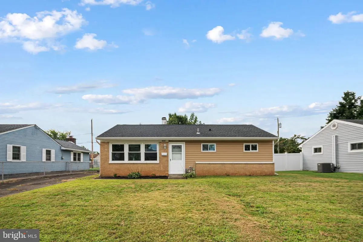 906 Stephen Ave, Croydon, PA 19021 - Image #1