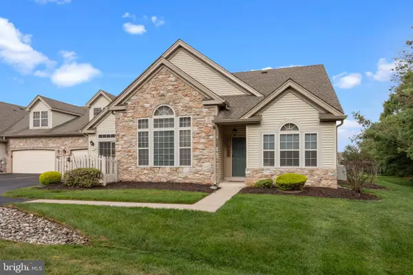 61 Legacy Oaks Dr, RICHBORO, PA 18954