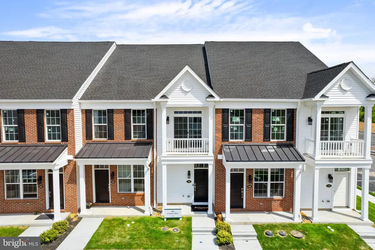 8 Ivy Ln, Levittown, PA 19055 - Image #1