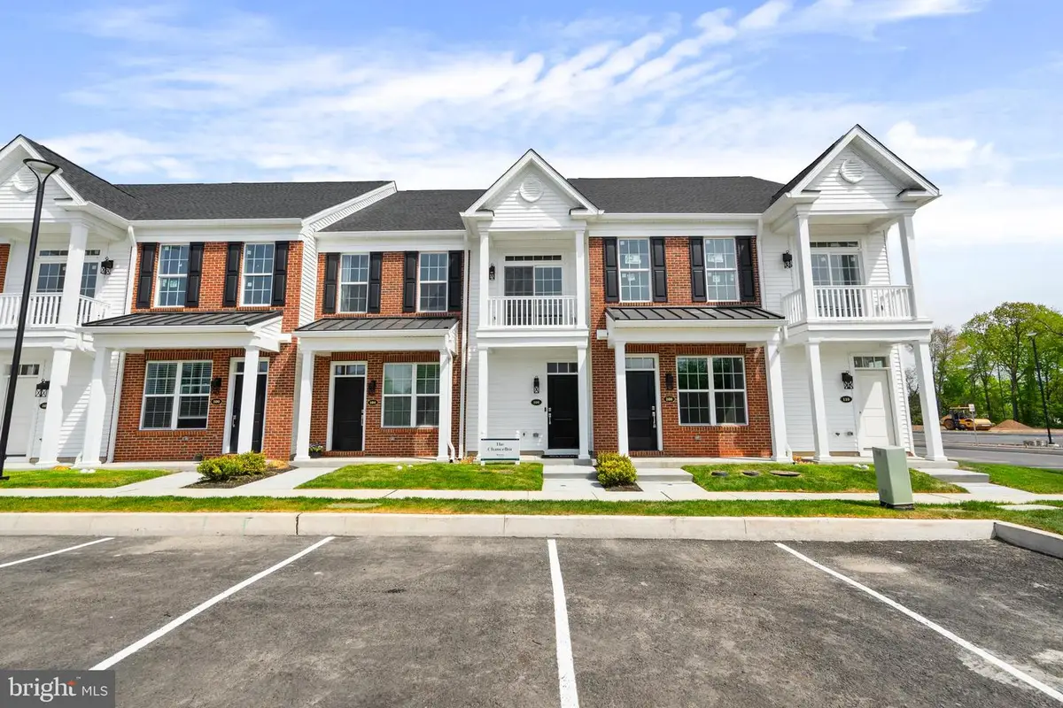 2 Ivy Ln, Levittown, PA 19055 - Image #1