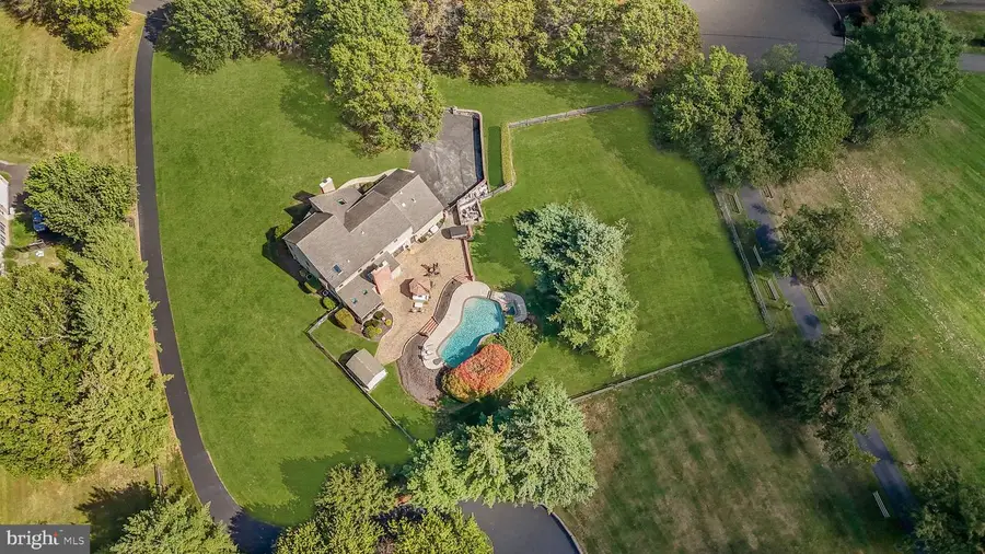 1101 Deerfield Ln, Doylestown, PA 18901 - Image #2