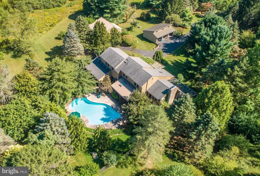 2511 Hickory Ln, Coopersburg, PA 18036 - Image #2