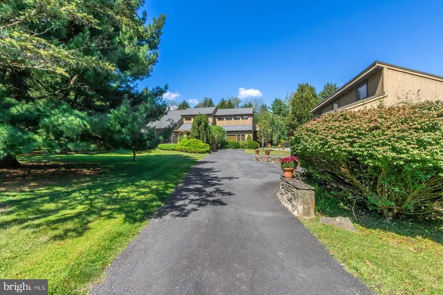 2511 Hickory Ln, Coopersburg, PA 18036 - Image #3