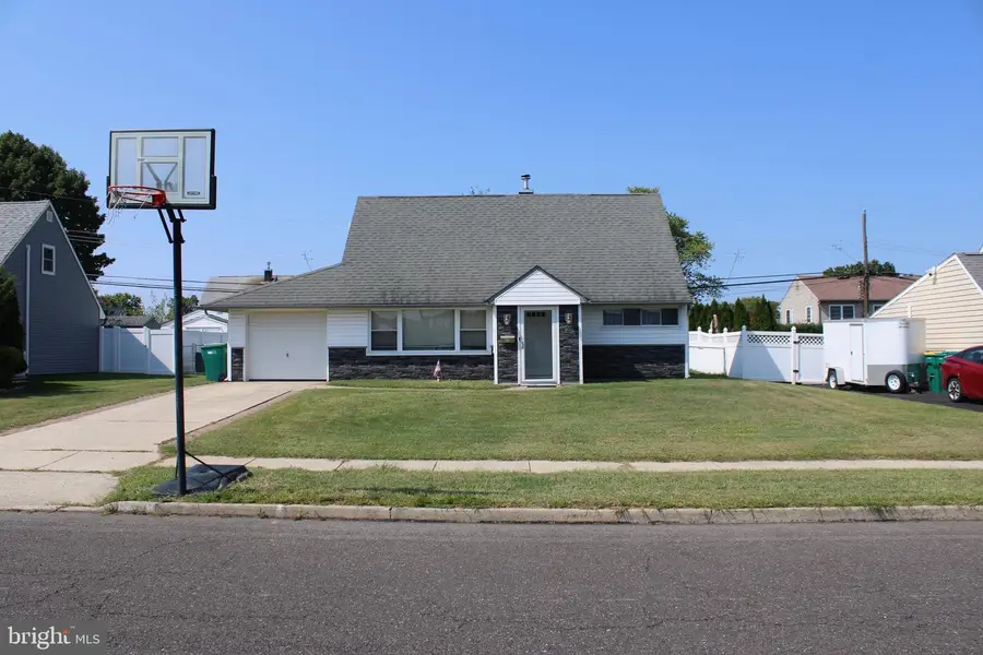 23 Crystal Pl, Levittown, PA 19057 - Image #2