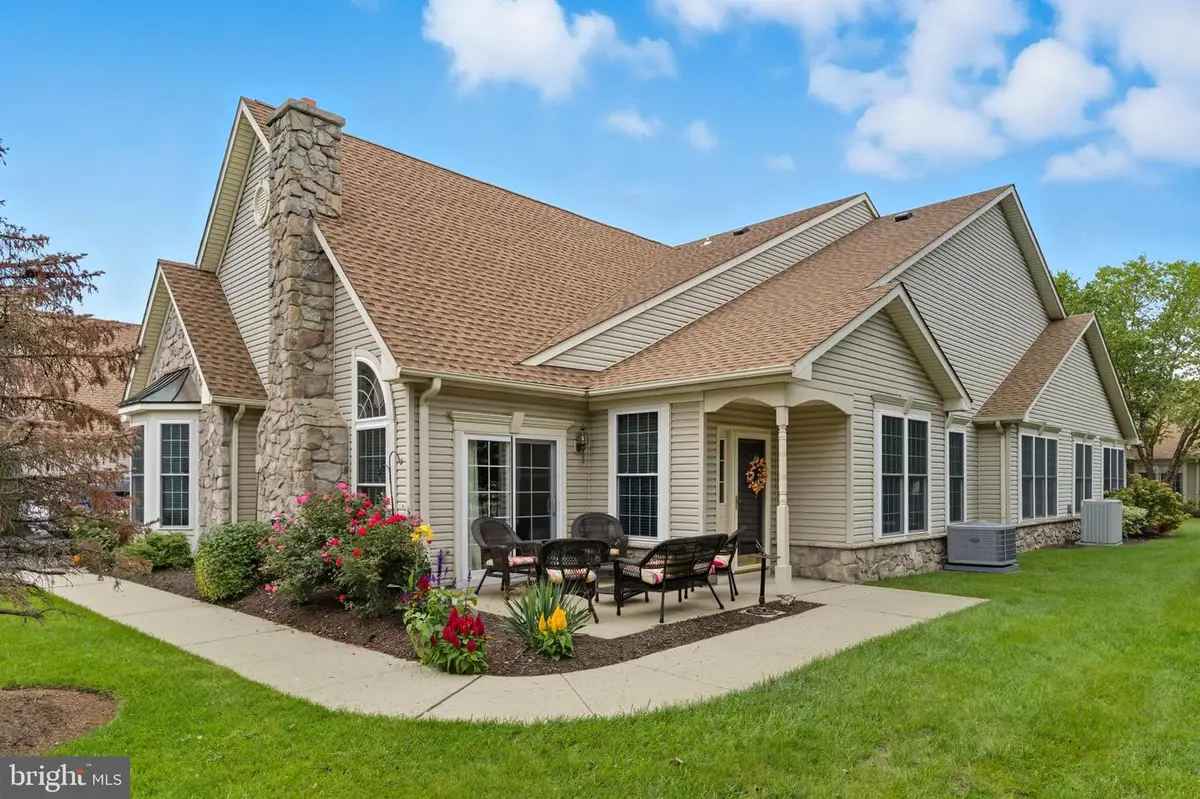 2285 Seabird Dr #14, Bristol, PA 19007 - Image #1