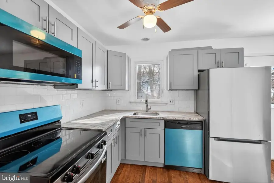 389 Mckinley Ave, Morrisville, PA 19067 - Image #2