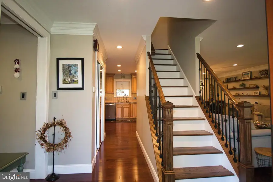 136 Washington Dr, Warminster, PA 18974 - Image #2