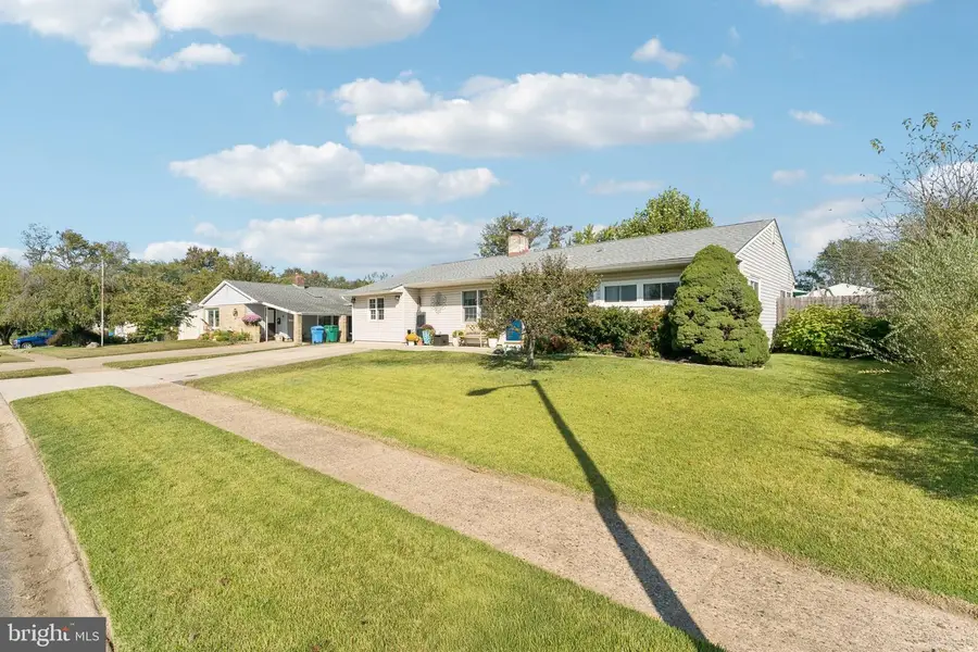 11 Stream Ln, Levittown, PA 19055 - Image #2