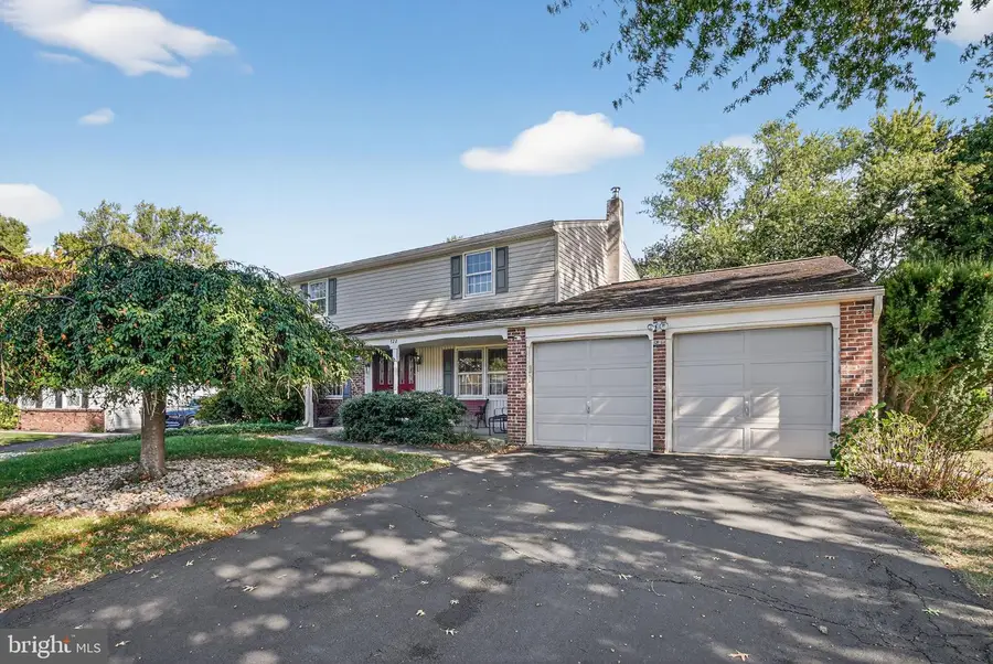 722 Autumn Dr, Feasterville Trevose, PA 19053 - Image #3