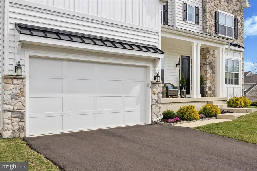 214 Grove Valley Ct, Chalfont, PA 18914 - Image #2