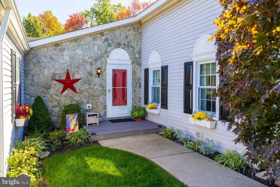 158 Grouse Cir, New Hope, PA 18938 - Image #2