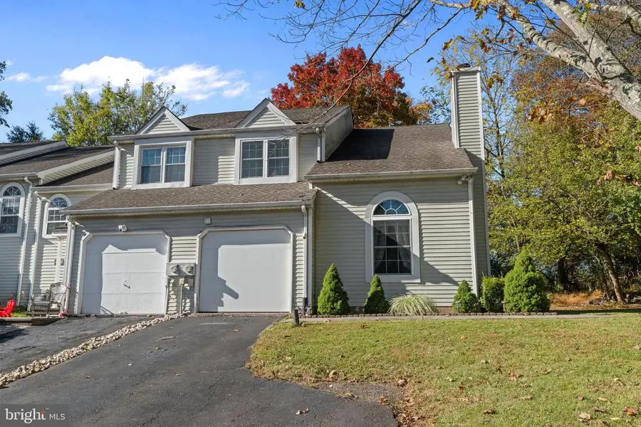 537 Ashton Cir, Feasterville Trevose, PA 19053 - Image #2