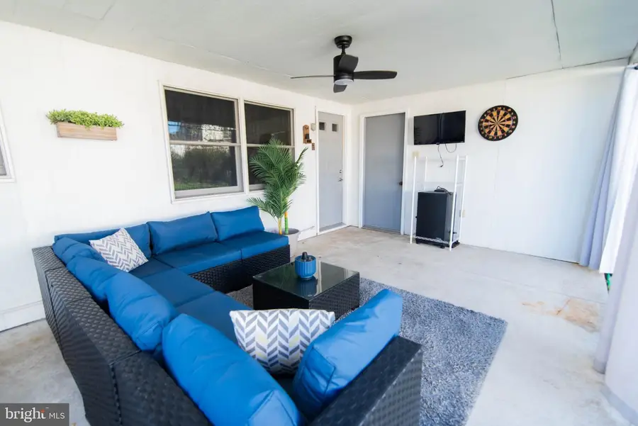 41 Valentine Ln, Levittown, PA 19054 - Image #3