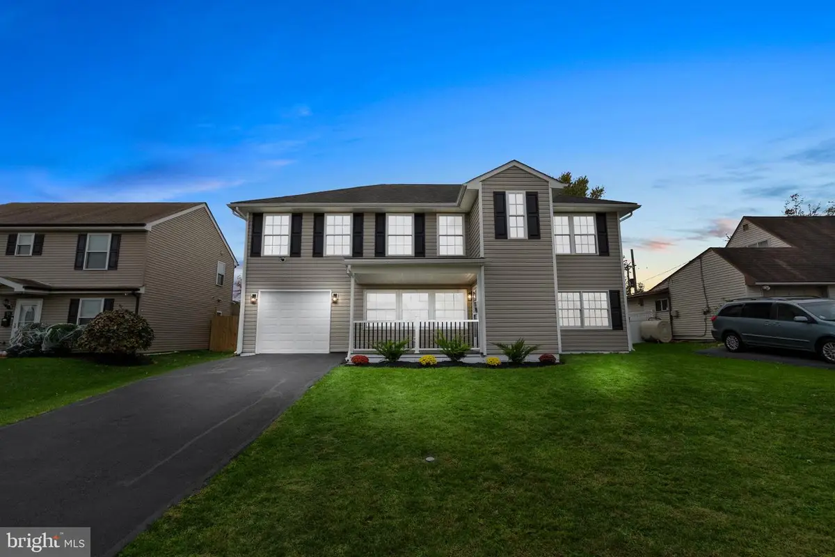 19 Prunewood Rd, Levittown, PA 19056 - Image #1