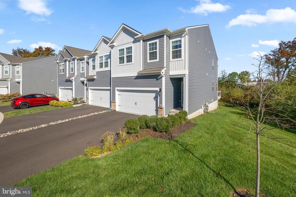 48 Fonthill Ct, Quakertown, PA 18951 - Image #1