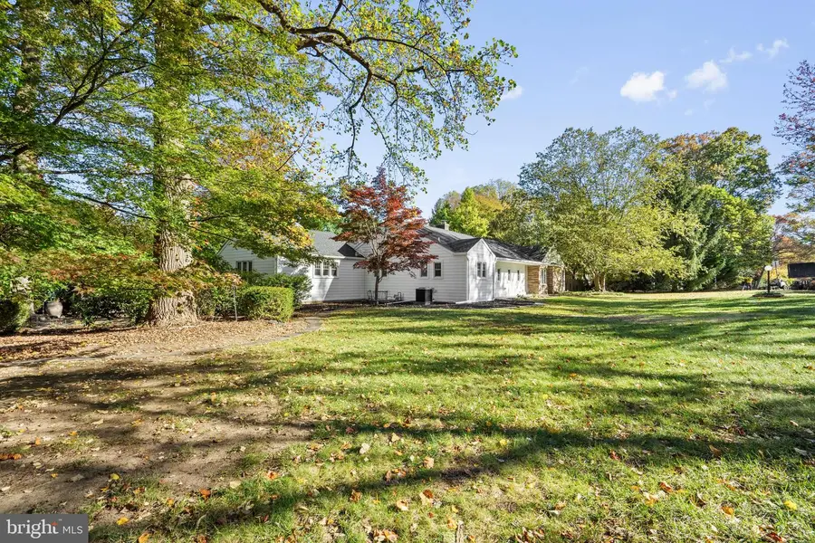 1016 Evergreen Rd, Yardley, PA 19067 - Image #2