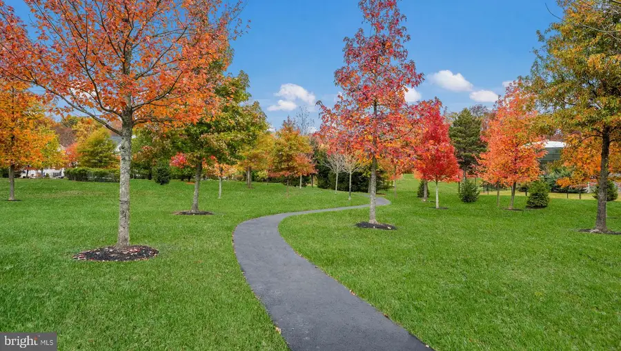 34 Hillyer Ln, Newtown, PA 18940 - Image #2