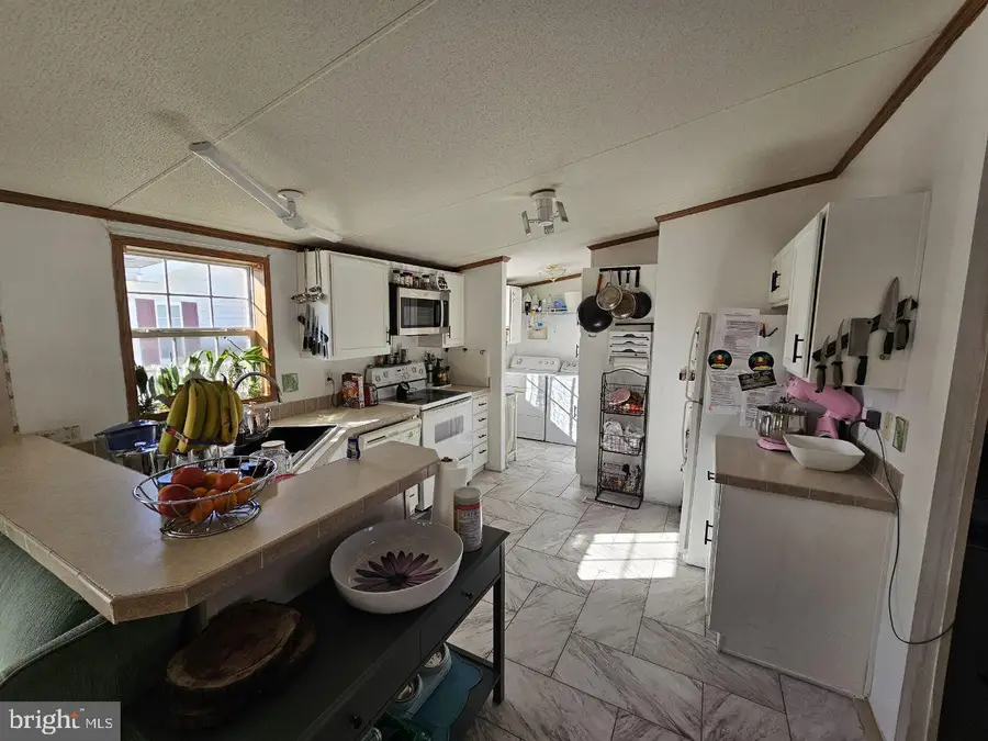 2304 Brownsville Rd #l22, Feasterville Trevose, PA 19053 - Image #3