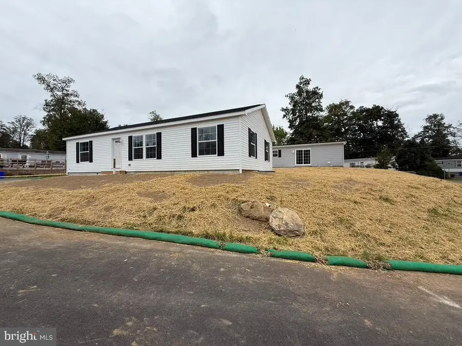 965 Eleanor Ln, West Rockhill, PA 19440 - Image #2