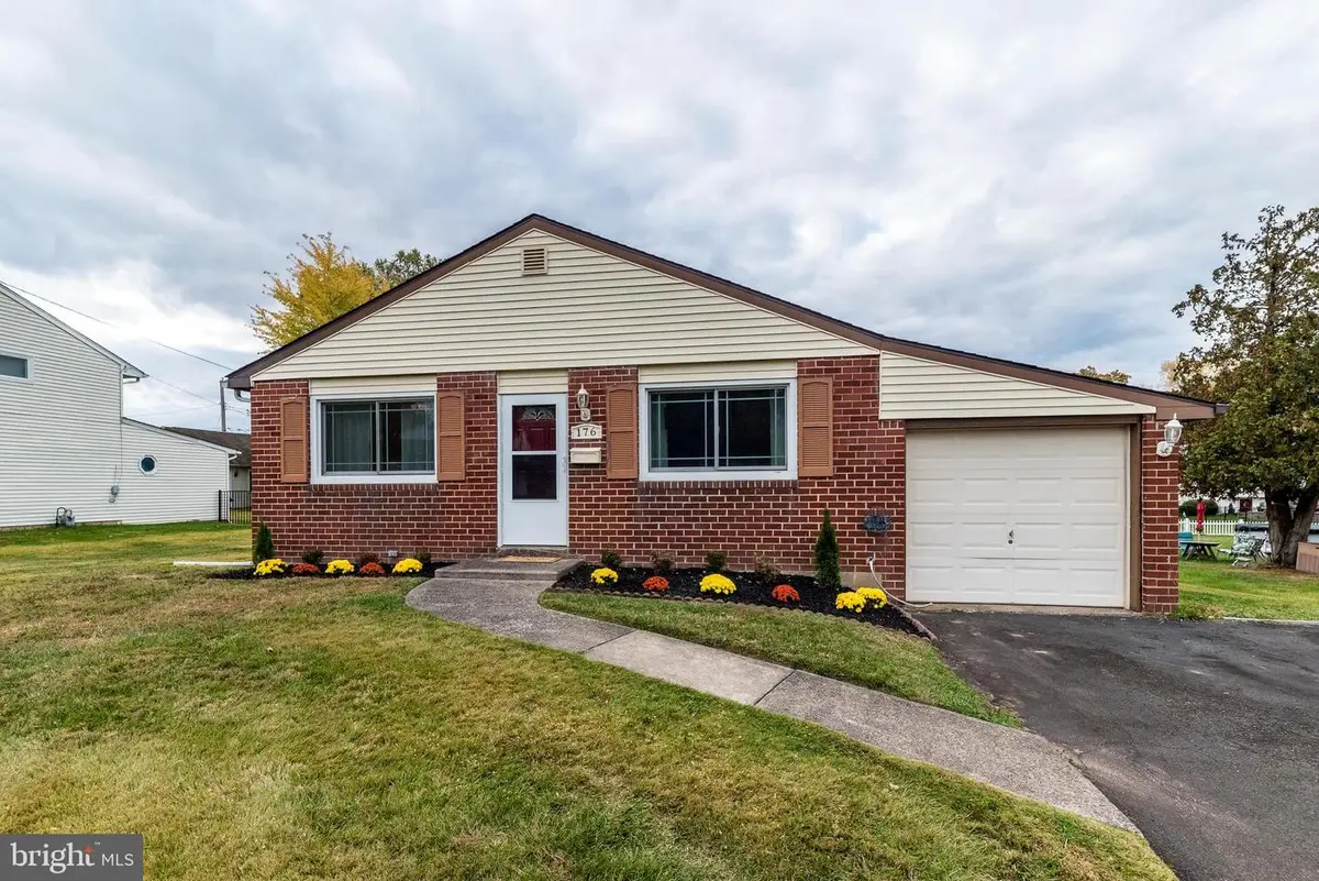 176 Westbury Dr, Warminster, PA 18974 - Image #1