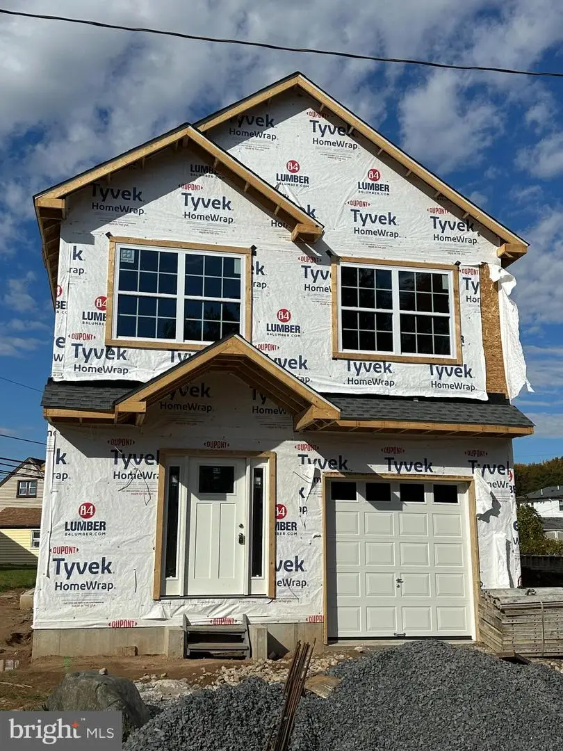 903 New Chestnut St, Bristol, PA 19007 - Image #3