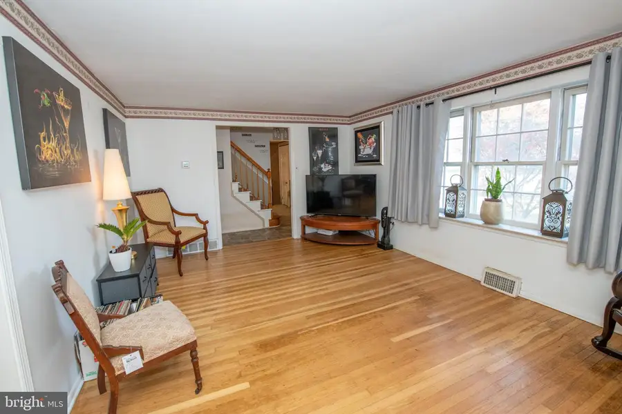 287 Essex Rd, Warminster, PA 18974 - Image #3