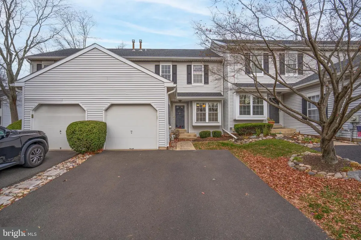 2420 Dogleg Dr, Warrington, PA 18976 - Image #1