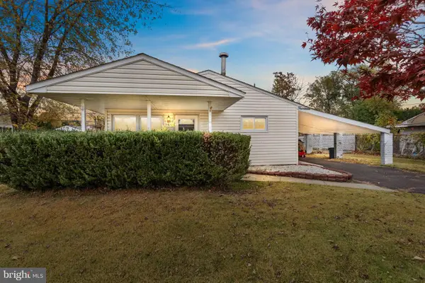 14 Dewberry Ln, LEVITTOWN, PA 19055