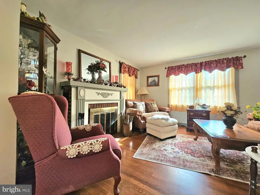 243 Linden Ln, Riegelsville, PA 18077 - Image #3