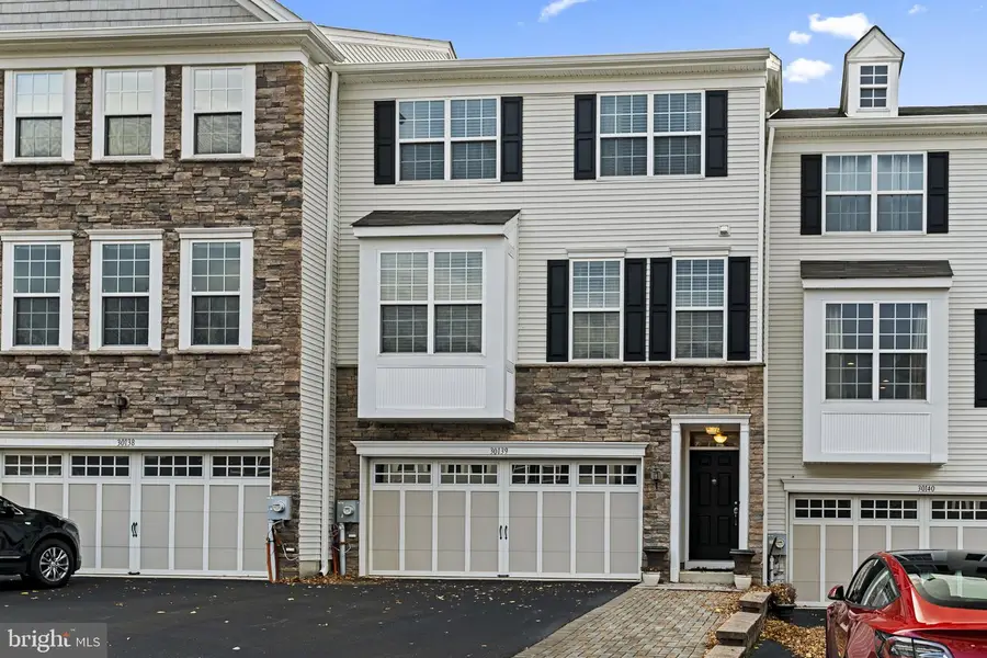 30139 Hickory Ln, Langhorne, PA 19047 - Image #2