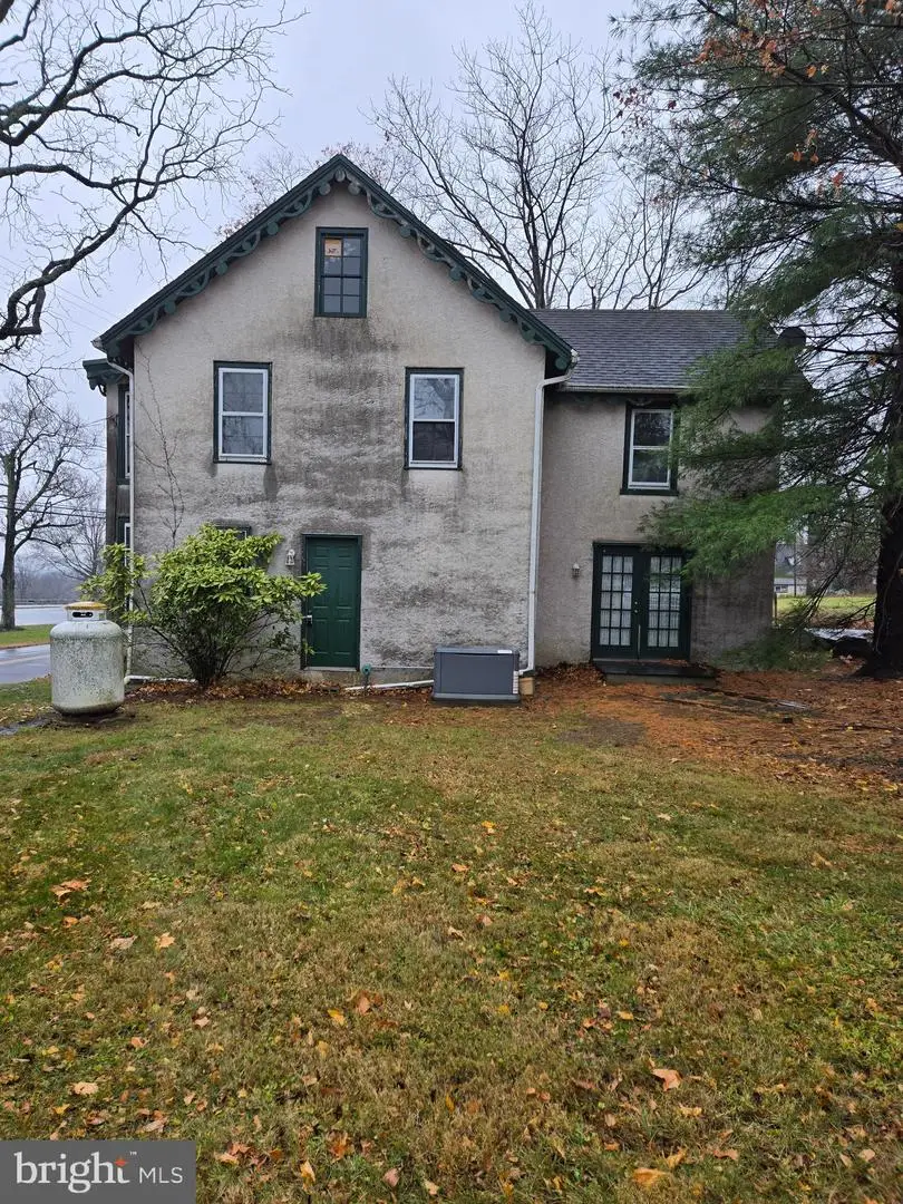 6 Township Line Rd, Line Lexington, PA 18932 - Image #1