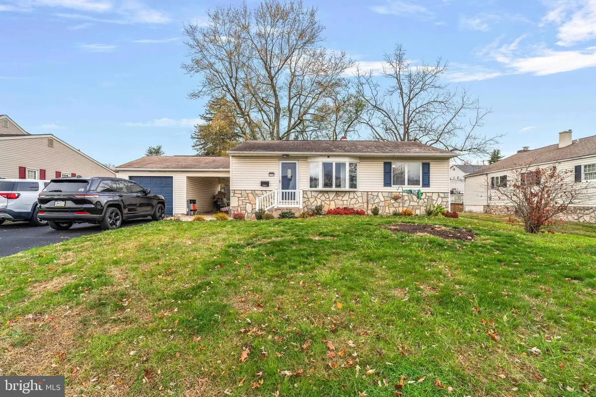 216 Wellington Dr, Warminster, PA 18974 - Image #1