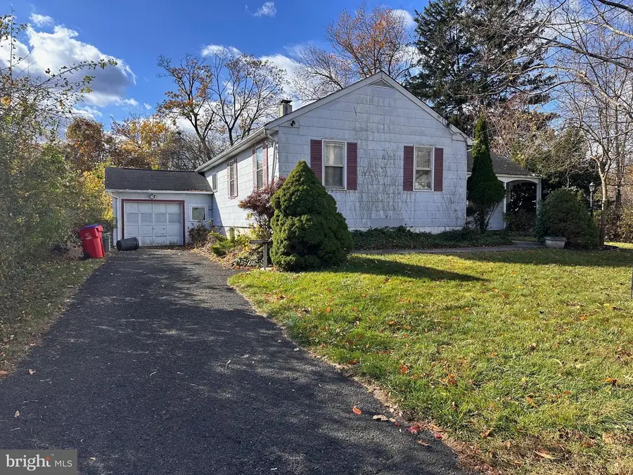 220 Nemoral St, Warminster, PA 18974 - Image #2